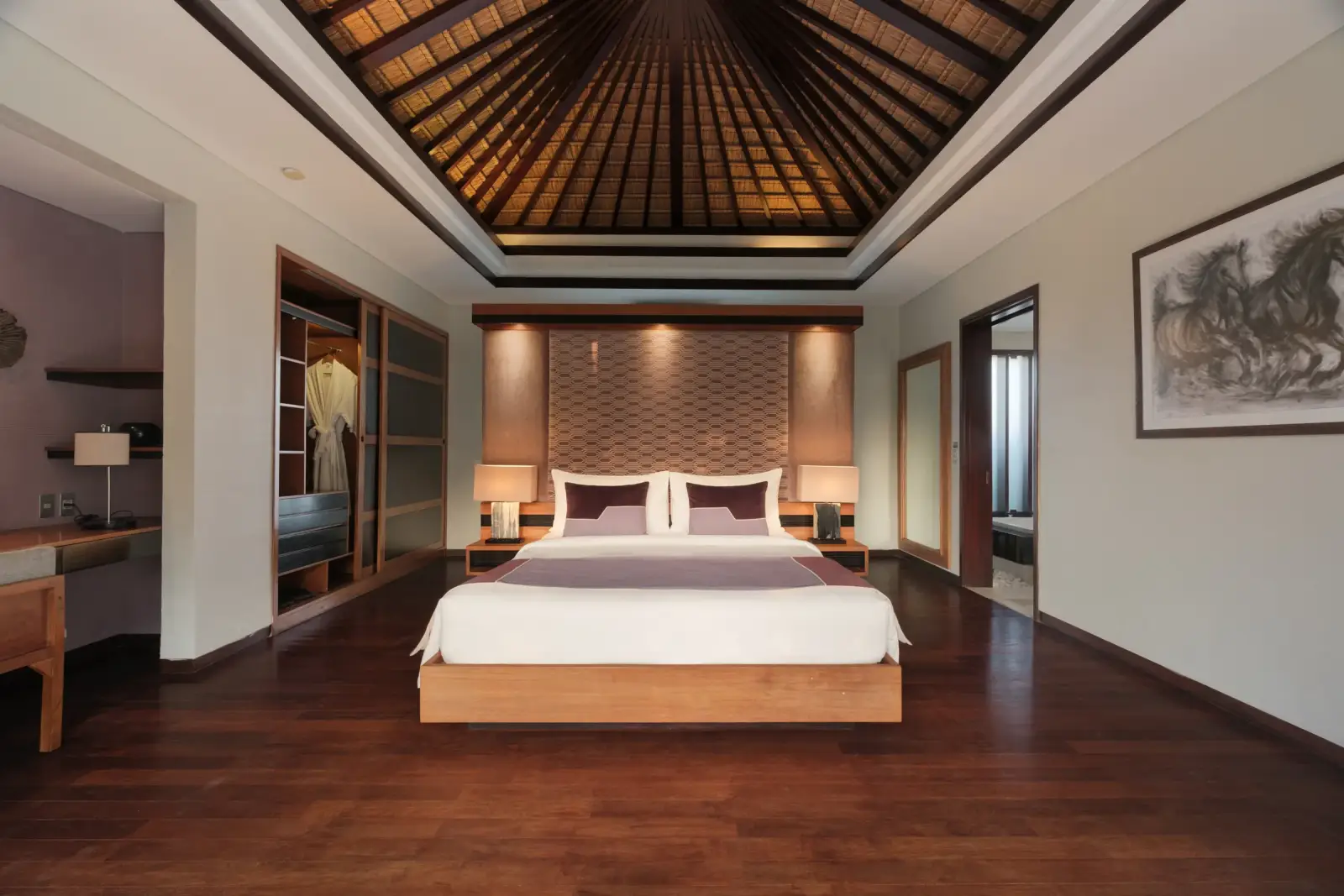 Villa Camellia — Upstairs master suite