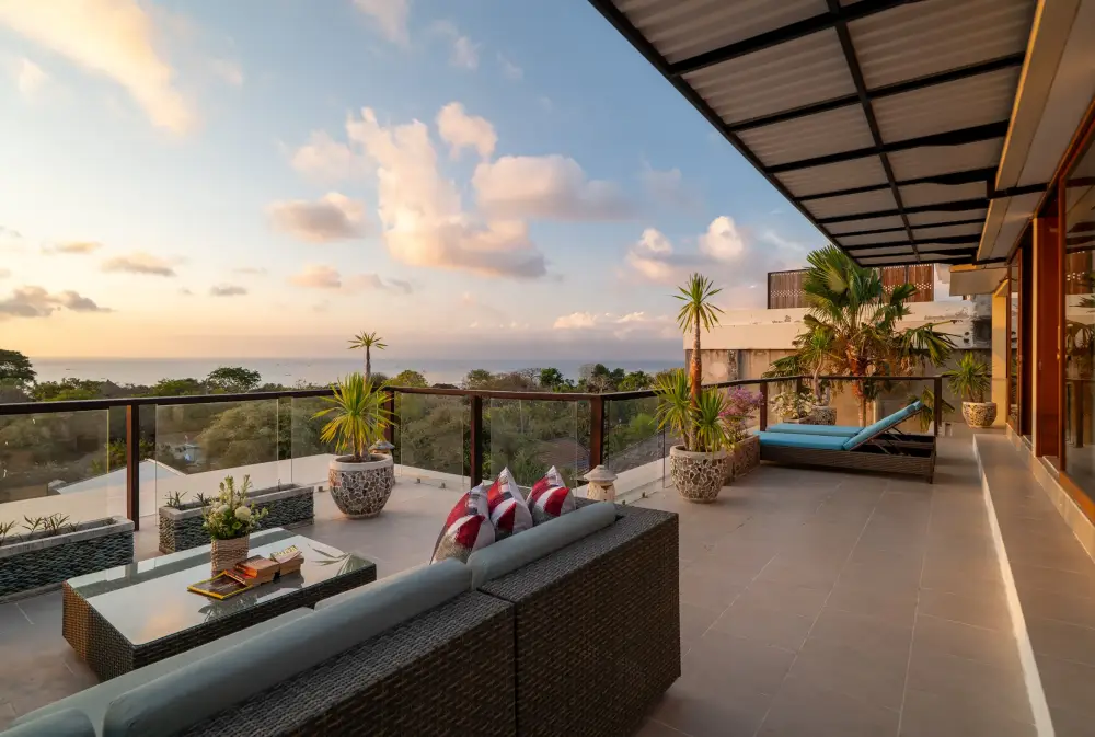 Villa Rayana — Terrace at sunset with ocean view