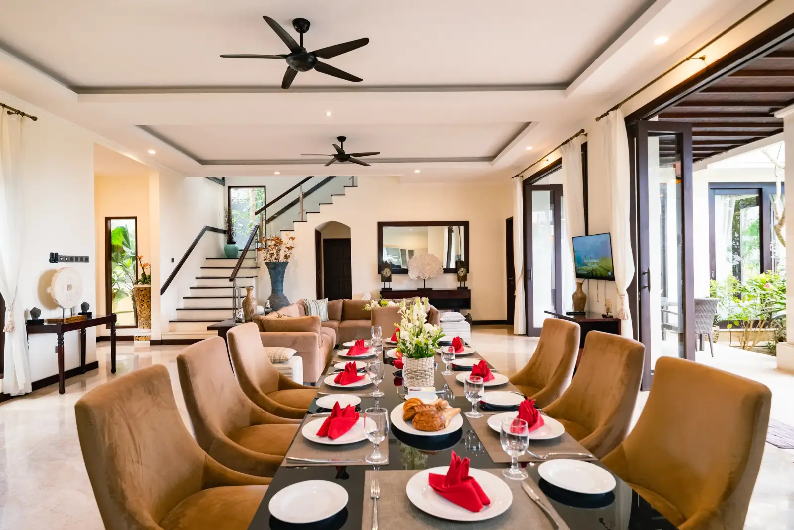 Villa Rayana — Dining table set for dinner