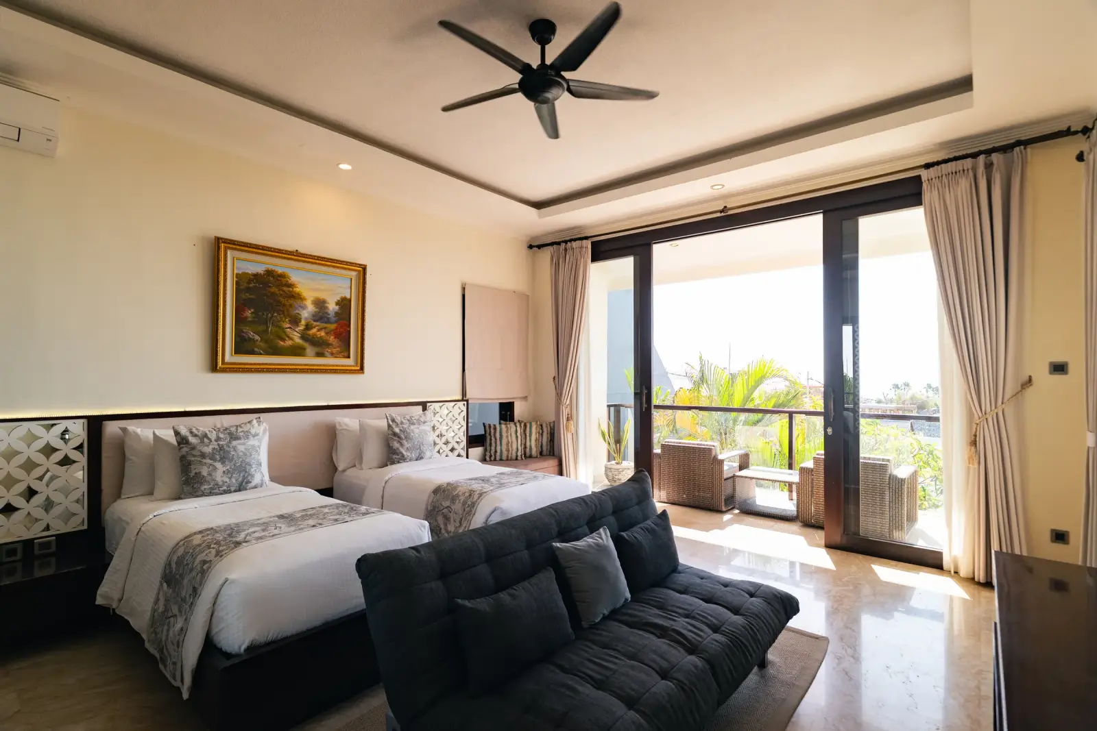 Villa Rayana — Twin bedroom with balcony
