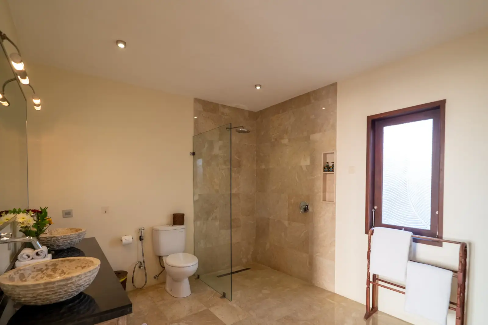 Villa Rayana — Bathroom with walk-in shower and stone basins